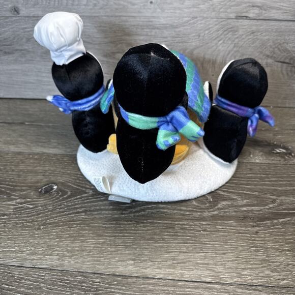 Hallmark GINGERBREAD TREAT Baking Buddies Playful Penguins MUSICAL - Picture 6 of 11